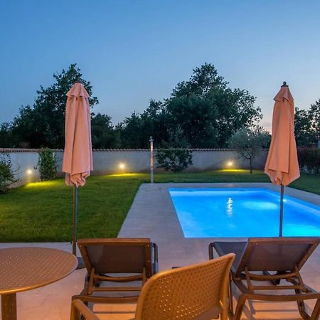 Holiday House Luca โปเรช ภายนอก รูปภาพ