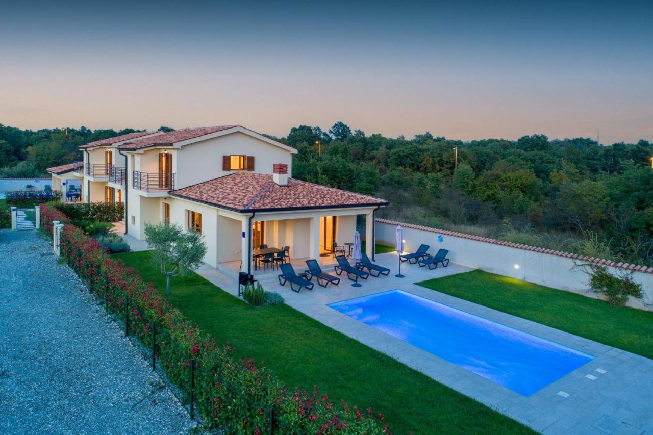 Holiday House Luca โปเรช ภายนอก รูปภาพ